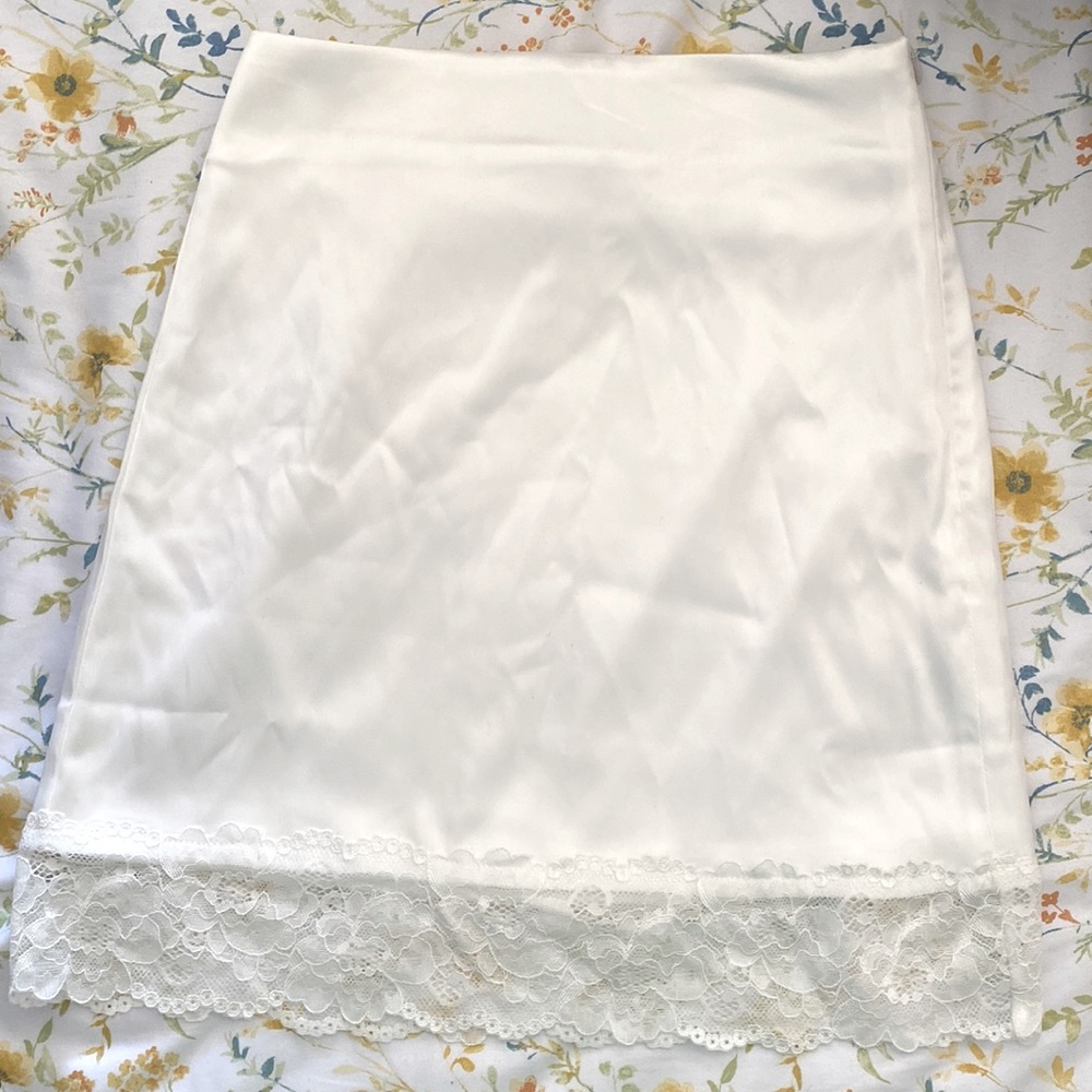 PRINCESS POLLY SATIN MINI SKIRT W/ LACE DETAIL